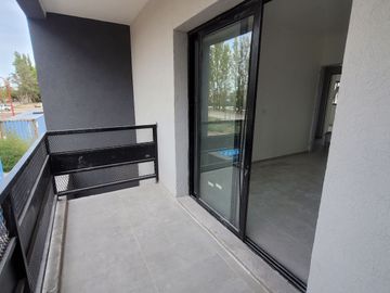 VENDE DÚPLEX A ESTRENAR EN CIPOLLETTI, 3 DORMITORIOS