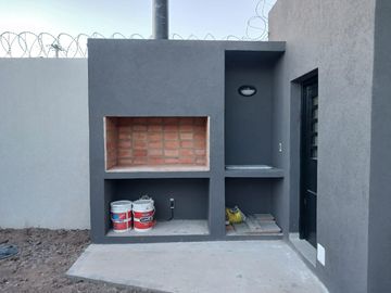 VENDE DÚPLEX A ESTRENAR EN CIPOLLETTI, 3 DORMITORIOS