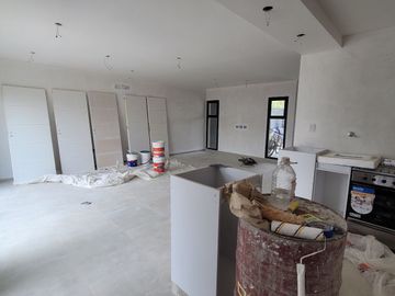 VENDE DÚPLEX A ESTRENAR EN CIPOLLETTI, 3 DORMITORIOS