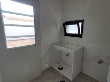 VENDE DÚPLEX A ESTRENAR EN CIPOLLETTI, 3 DORMITORIOS