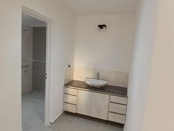 VENDE DÚPLEX A ESTRENAR EN CIPOLLETTI, 3 DORMITORIOS