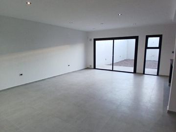 VENDE DÚPLEX A ESTRENAR EN CIPOLLETTI, 3 DORMITORIOS