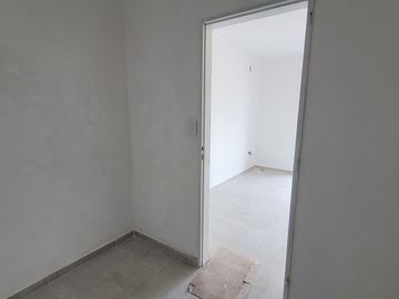 VENDE DÚPLEX A ESTRENAR EN CIPOLLETTI, 3 DORMITORIOS