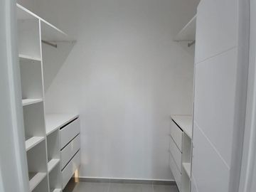 VENDE DÚPLEX A ESTRENAR EN CIPOLLETTI, 3 DORMITORIOS