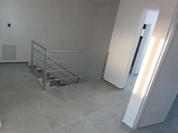 VENDE DÚPLEX A ESTRENAR EN CIPOLLETTI, 3 DORMITORIOS