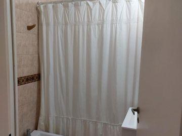 VENTA DEPARTAMENTO 2 AMBIENTES  LUMINOSO CON COCHERA Y BALCON, APTO CREDITO