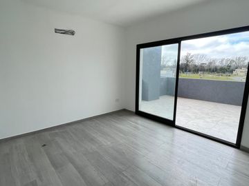 Casa a estrenar en  Barrio Privado San Pablo