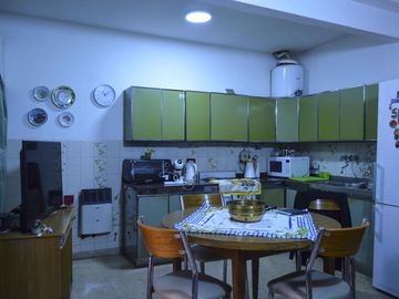 Casa en Ludueña - Apto crédito - Cochera - Una sola planta