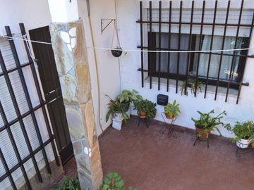 Casa en Ludueña - Apto crédito - Cochera - Una sola planta