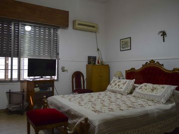 Casa en Ludueña - Apto crédito - Cochera - Una sola planta