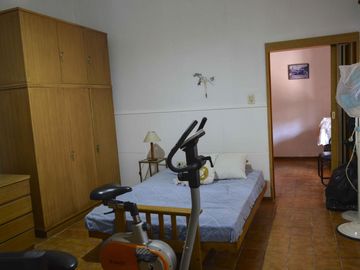 Casa en Ludueña - Apto crédito - Cochera - Una sola planta
