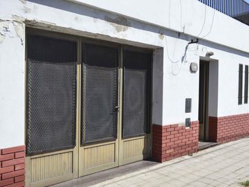 Casa en Ludueña - Apto crédito - Cochera - Una sola planta