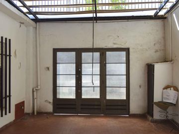 Casa en Ludueña - Apto crédito - Cochera - Una sola planta
