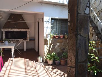 Casa en Ludueña - Apto crédito - Cochera - Una sola planta