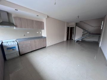 VENTA APTO CREDITO PH TRES AMBIENTES CON COCHERA EN FLORIDA VICENTE LOPEZ