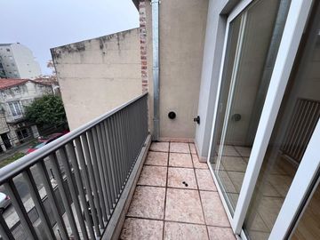 VENTA APTO CREDITO PH TRES AMBIENTES CON COCHERA EN FLORIDA VICENTE LOPEZ
