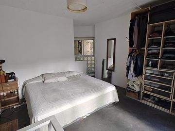 Depto en VENTA - Dos amb. PB y Primer piso - Patio y Balcón terraza
