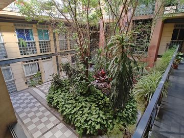 Depto en VENTA - Dos amb. PB y Primer piso - Patio y Balcón terraza