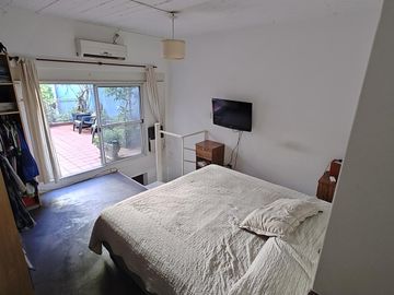 Depto en VENTA - Dos amb. PB y Primer piso - Patio y Balcón terraza