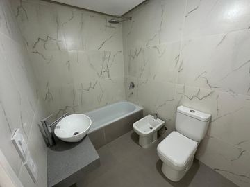 Departamento de 3 ambientes a estrenar. Full Amenities.