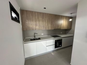 Departamento de 3 ambientes a estrenar. Full Amenities.