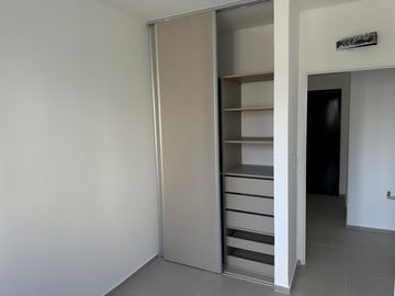 Departamento de 3 ambientes a estrenar. Full Amenities.