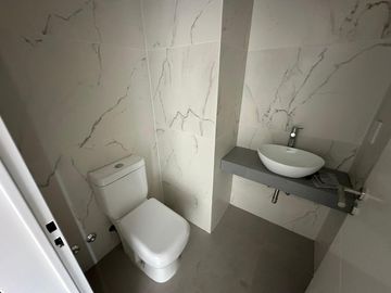 Departamento de 3 ambientes a estrenar. Full Amenities.
