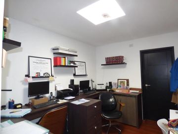 Casa en Manuel B Gonnet zona Villa Castells, 2 Dor.
