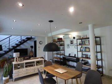 Casa en Manuel B Gonnet zona Villa Castells, 2 Dor.