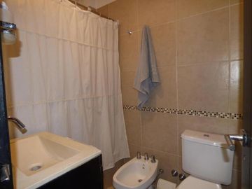 Casa en Manuel B Gonnet zona Villa Castells, 2 Dor.