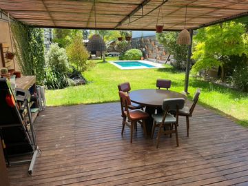 Casa en Manuel B Gonnet zona Villa Castells, 2 Dor.