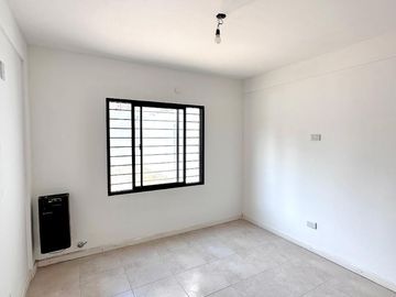 Oportunidad. Departamento en Venta de 2 plantas. Sin expensas. Centro Zárate