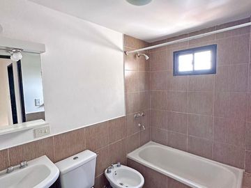 Oportunidad. Departamento en Venta de 2 plantas. Sin expensas. Centro Zárate
