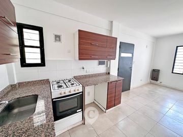 Oportunidad. Departamento en Venta de 2 plantas. Sin expensas. Centro Zárate