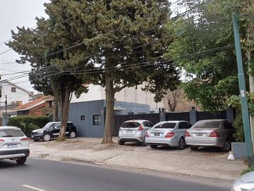 Terreno en San Isidro Apto estacionamiento, oficinas y residencia