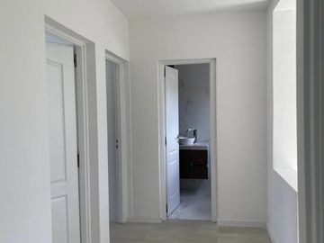 VENTA  CASA 6 ambientes a la Laguna en Barrio San Sebastian AREA 10 - APTO CREDITO
