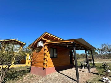 COMPLEJO DE CABAÑAS EN SANTA MONICA - CALAMUCHITA