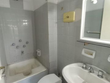 Venta Departamento 1 Amb. en Ramos Mejia Buen Estado y Excelente Ubicación