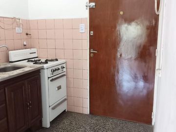 Venta Departamento 1 Amb. en Ramos Mejia Buen Estado y Excelente Ubicación