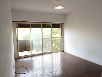 Venta Departamento 1 Amb. en Ramos Mejia Buen Estado y Excelente Ubicación