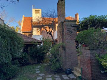 Casa de 2 plantas, en Venta en Zona Plaza Moreno