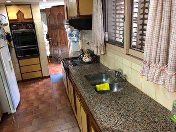 Casa de 2 plantas, en Venta en Zona Plaza Moreno