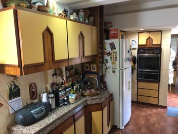 Casa de 2 plantas, en Venta en Zona Plaza Moreno