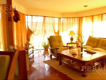 VENTA - Única en su estilo Casa - 4 dormitorios - De Vicenzo Grande