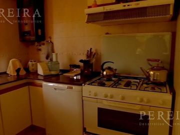 VENTA - Única en su estilo Casa - 4 dormitorios - De Vicenzo Grande