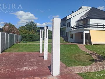 VENTA - Única en su estilo Casa - 4 dormitorios - De Vicenzo Grande