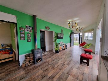 Hermosa casa en venta 3 ambientes Doomselar Chico con pileta