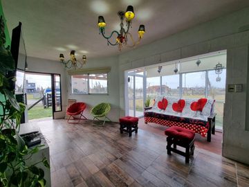 Hermosa casa en venta 3 ambientes Doomselar Chico con pileta