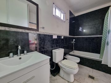 Hermosa casa en venta 3 ambientes Doomselar Chico con pileta