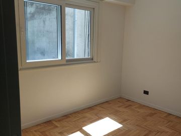 Venta Departamento en Barrio Norte 3 ambientes, piso 8 al frente